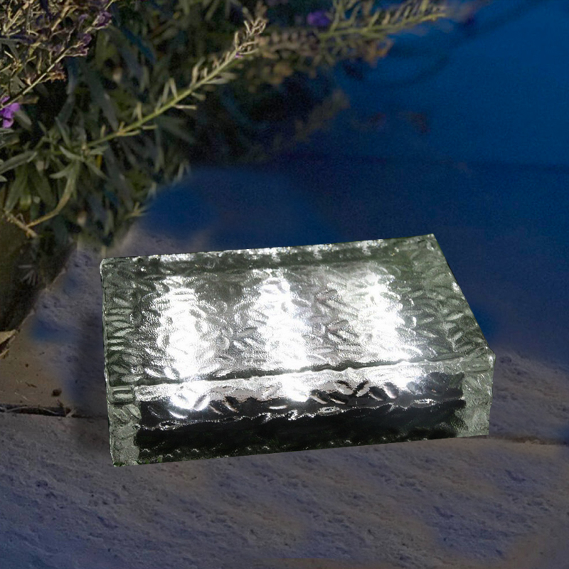 Iced 23.5x15.3x6 cm Solar LED Brick Light